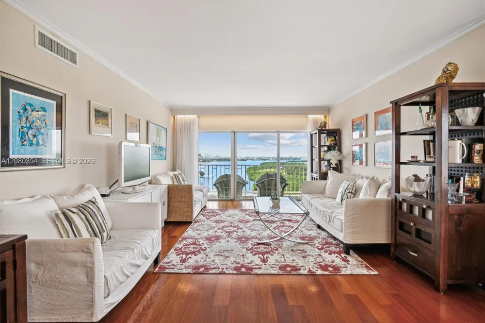 500 Bayview Dr #2122 Sunny Isles Beach, FL 33160