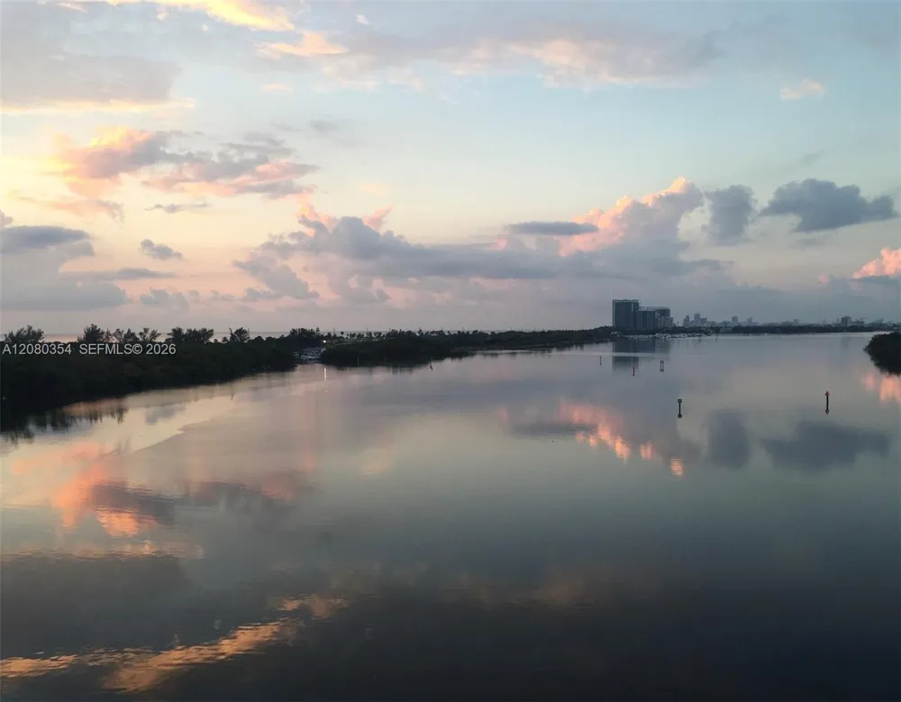500 Bayview Dr #2122 Sunny Isles Beach, FL 33160