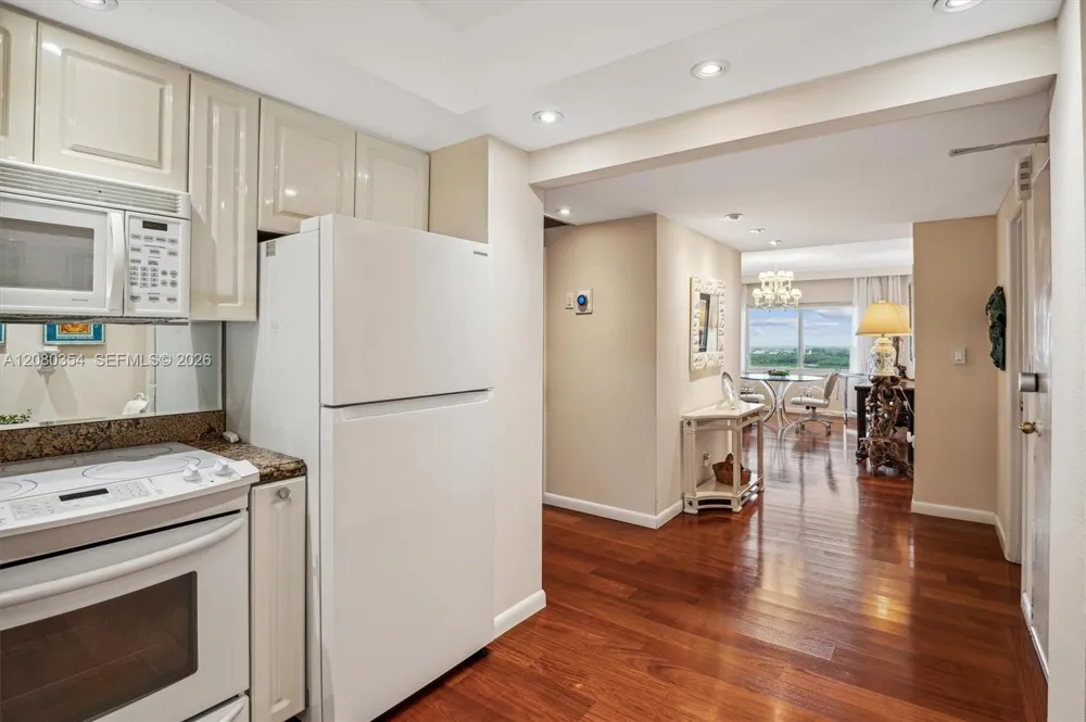 500 Bayview Dr #2122 Sunny Isles Beach, FL 33160