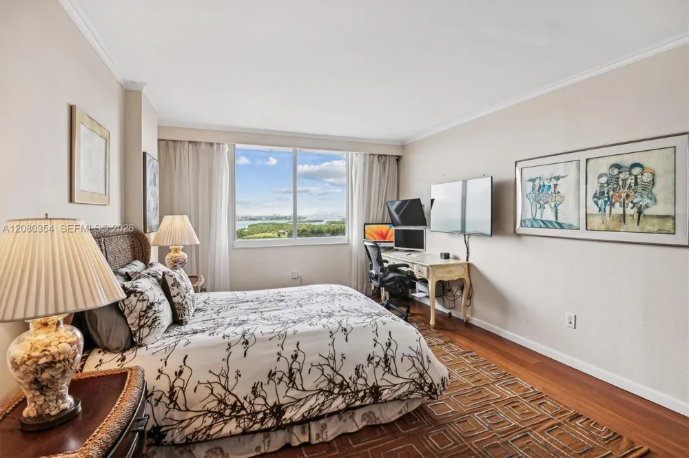500 Bayview Dr #2122 Sunny Isles Beach, FL 33160