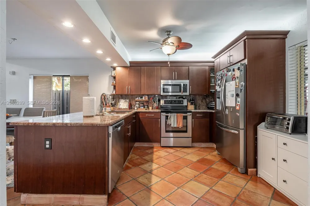 1427 SW 109th Way Davie, FL 33324