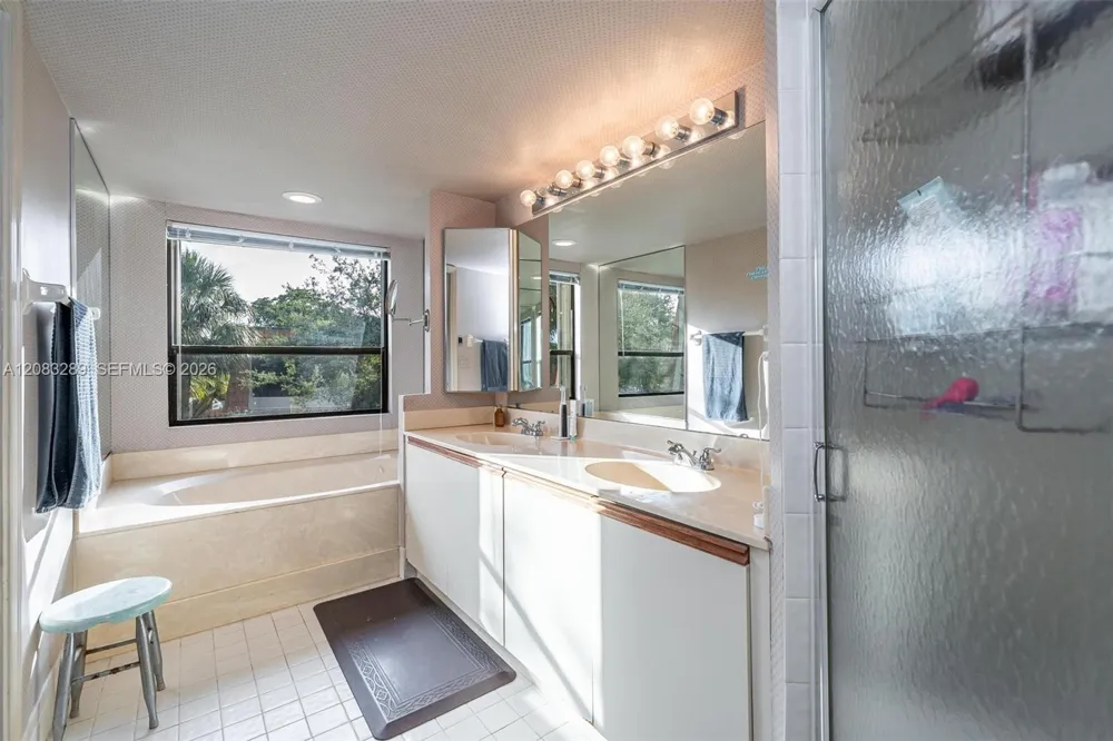 1427 SW 109th Way Davie, FL 33324