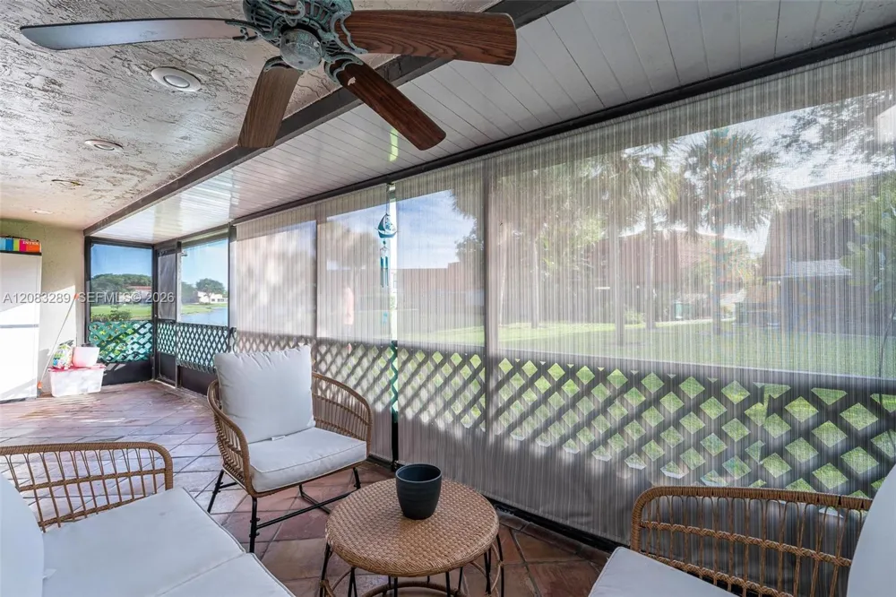 1427 SW 109th Way Davie, FL 33324