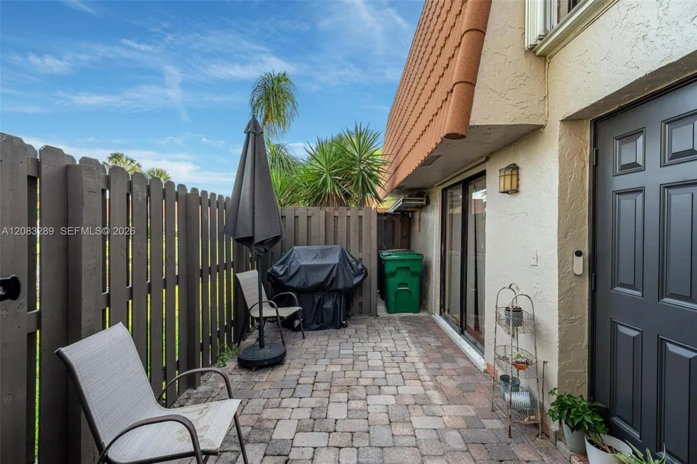 1427 SW 109th Way Davie, FL 33324