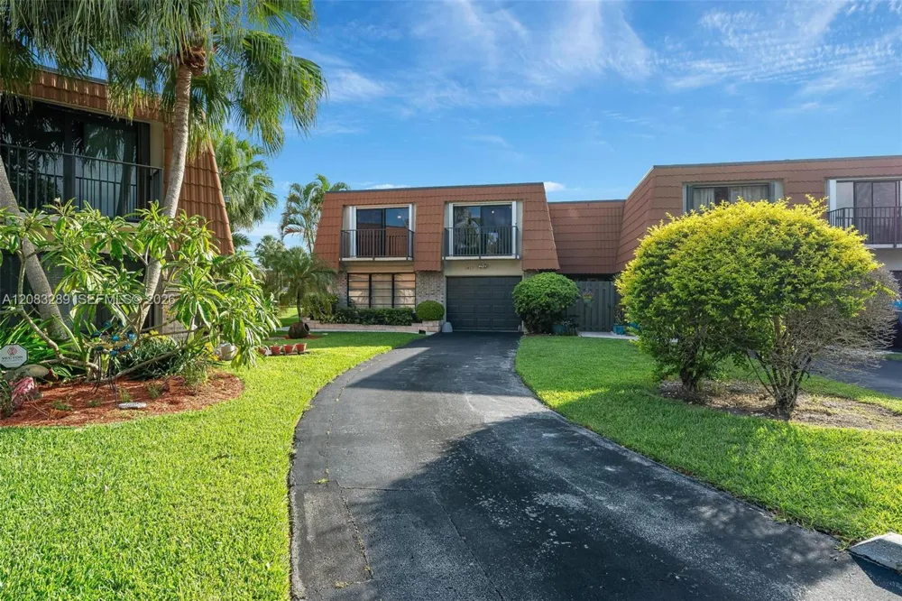 1427 SW 109th Way Davie, FL 33324
