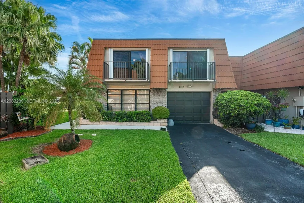 1427 SW 109th Way Davie, FL 33324