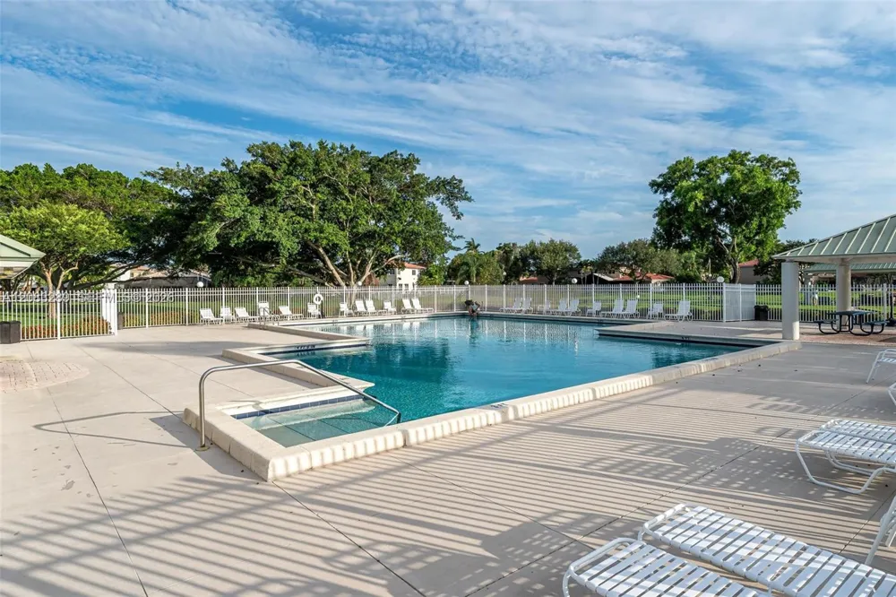 1427 SW 109th Way Davie, FL 33324