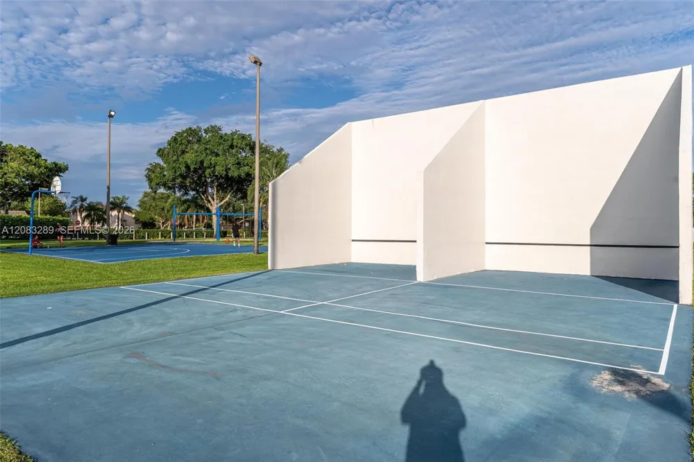 1427 SW 109th Way Davie, FL 33324
