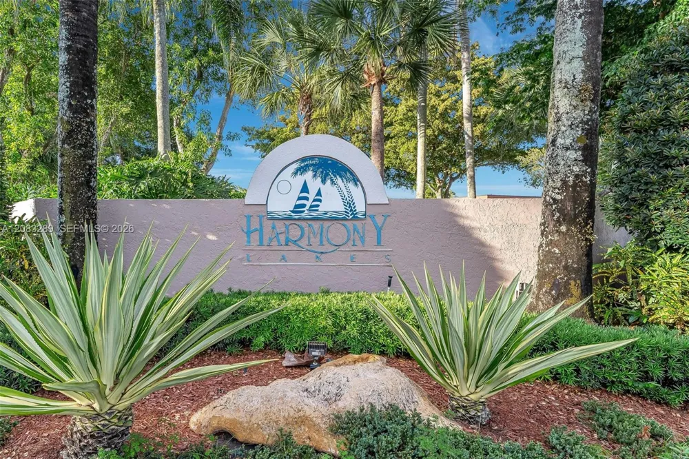 1427 SW 109th Way Davie, FL 33324