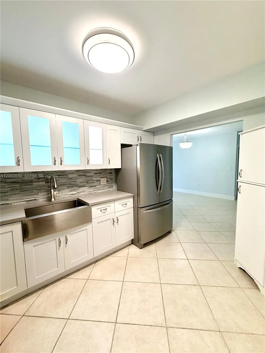 1950 S Ocean Dr #2C Hallandale Beach, FL 33009