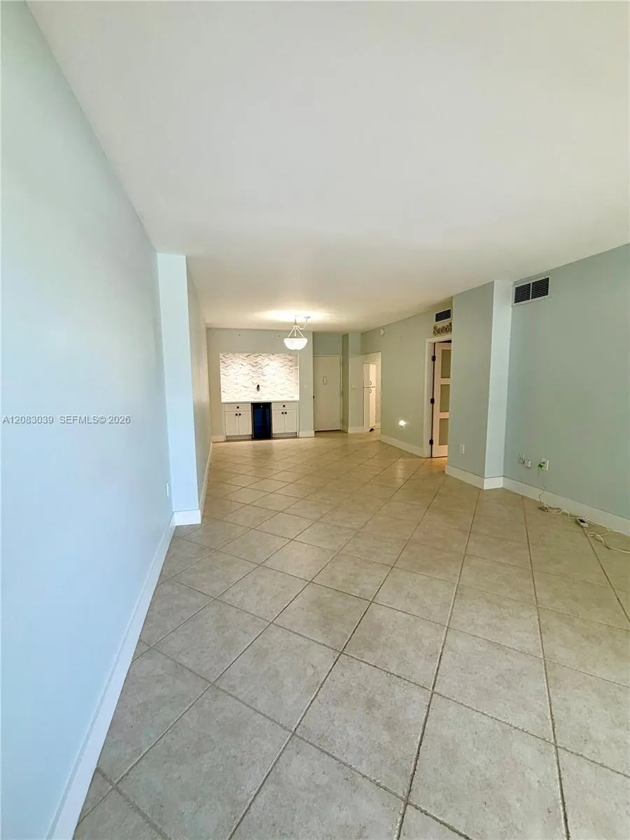 1950 S Ocean Dr #2C Hallandale Beach, FL 33009