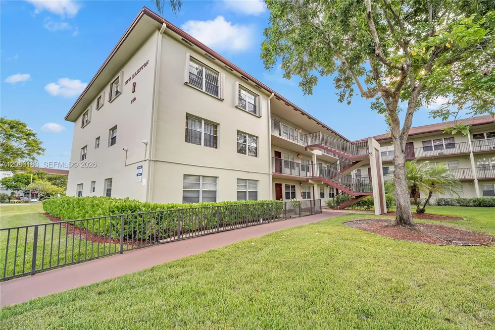 150 SW 134th Way #304R Pembroke Pines, FL 33027