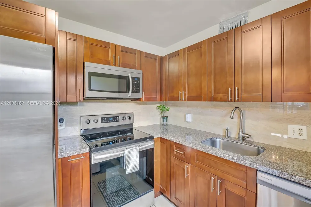 150 SW 134th Way #304R Pembroke Pines, FL 33027