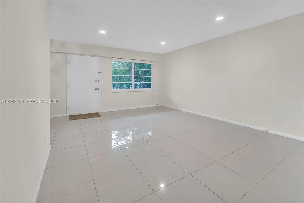 150 SW 134th Way #304R Pembroke Pines, FL 33027