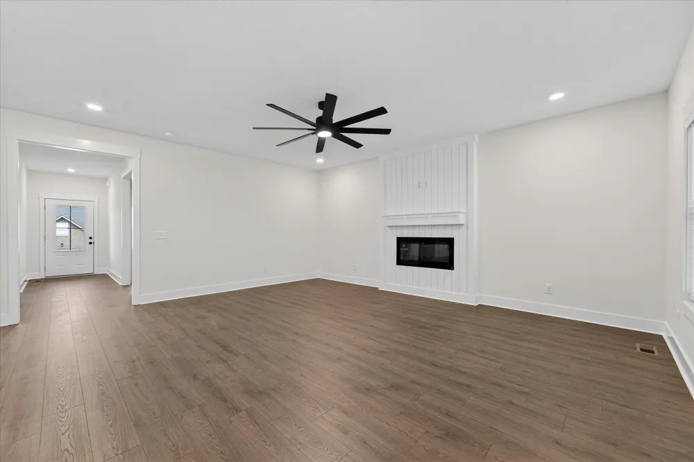 982 Alton Dr Clarksville, TN 37043