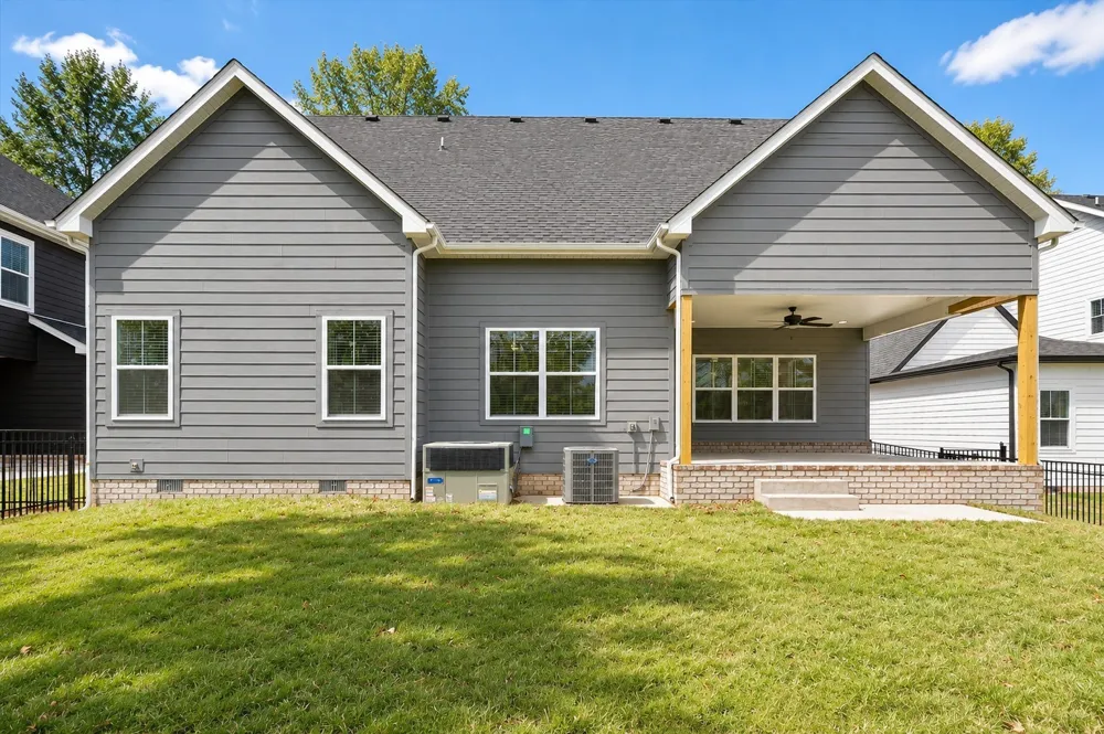 982 Alton Dr Clarksville, TN 37043
