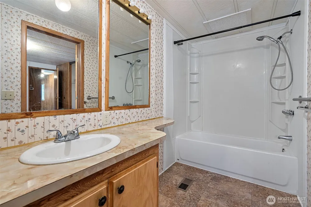 9111 66th Avenue NW Gig Harbor, WA 98332