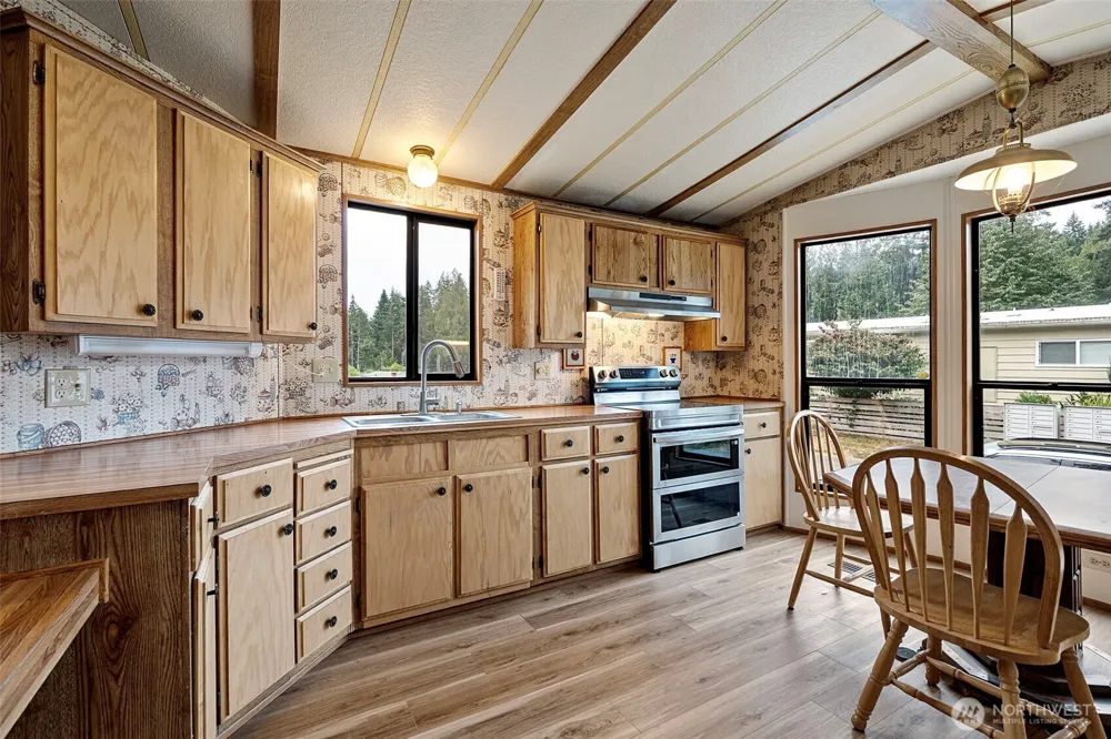 9111 66th Avenue NW Gig Harbor, WA 98332
