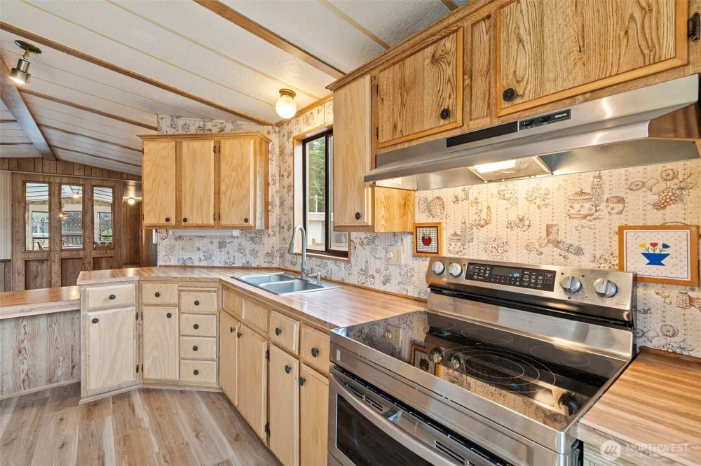9111 66th Avenue NW Gig Harbor, WA 98332