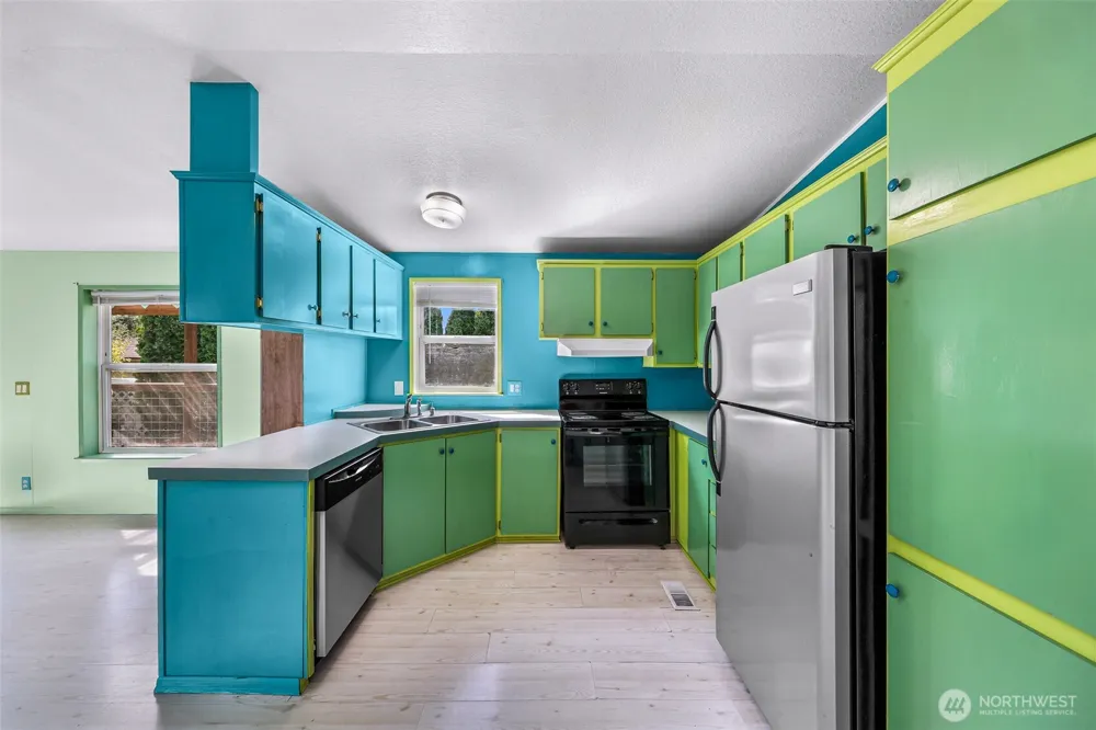 7435 Sunset Drive Blaine, WA 98230