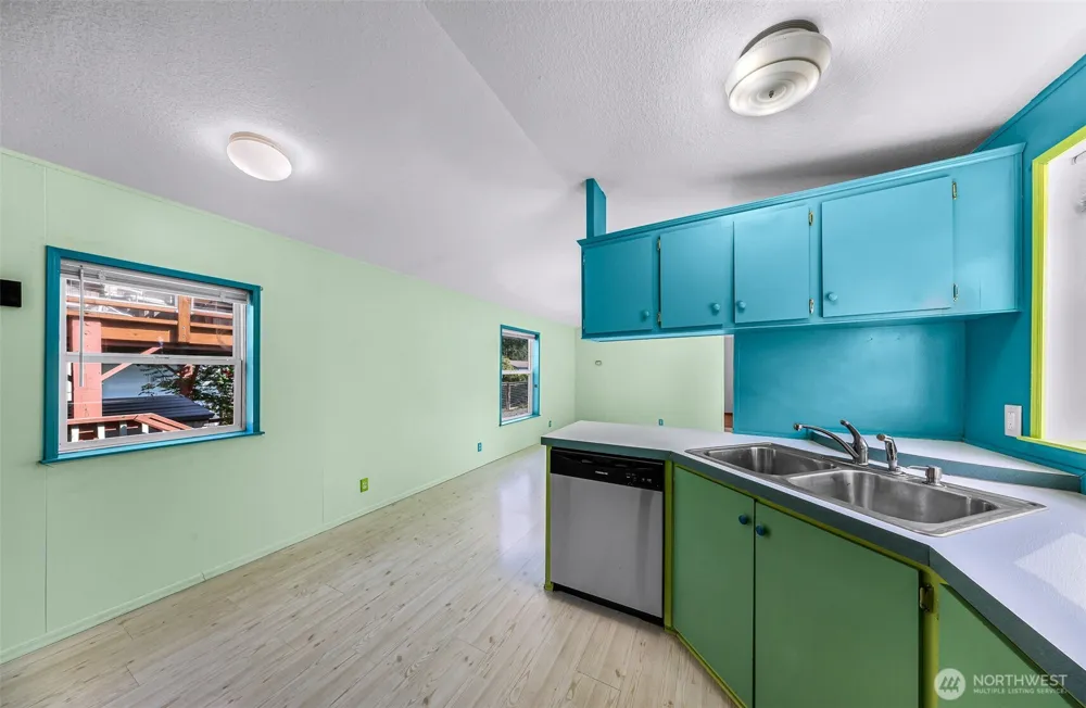 7435 Sunset Drive Blaine, WA 98230