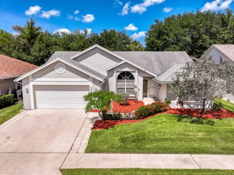 252 Moccasin Trail W