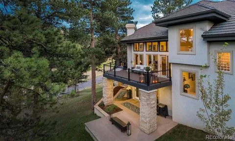 22184 Forest Hills Drive