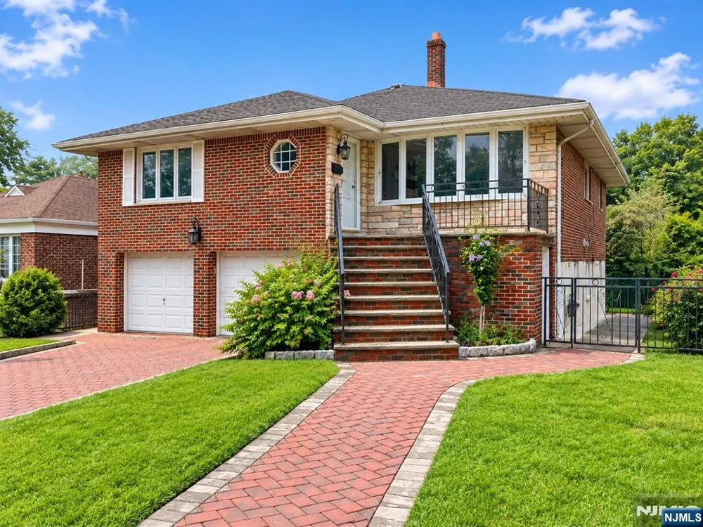 457 State Rt 5 Fort Lee, NJ 07024