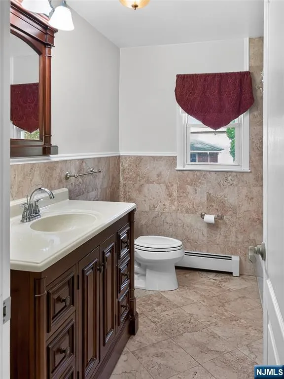 457 State Rt 5 Fort Lee, NJ 07024