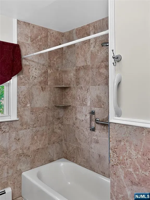 457 State Rt 5 Fort Lee, NJ 07024