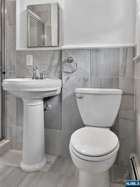 457 State Rt 5 Fort Lee, NJ 07024
