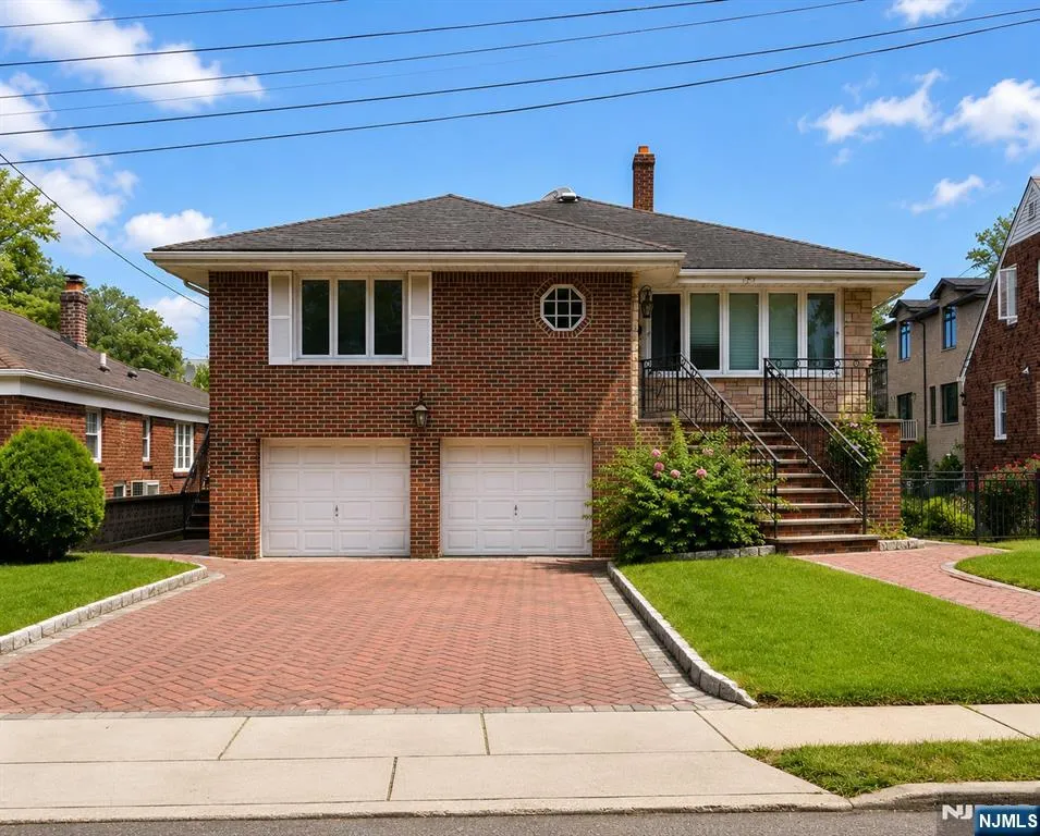 457 State Rt 5 Fort Lee, NJ 07024