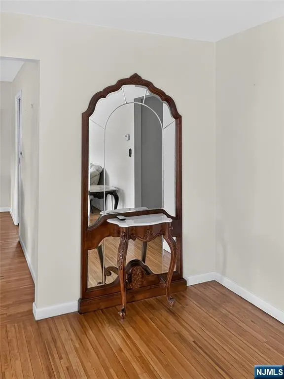 457 State Rt 5 Fort Lee, NJ 07024