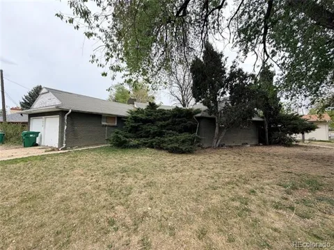 7570 Pikeview Court