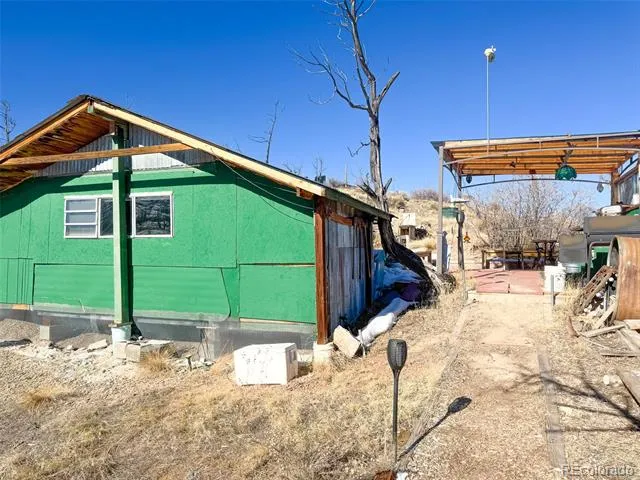 1725 35 1/10 ROAD De Beque, CO 81630