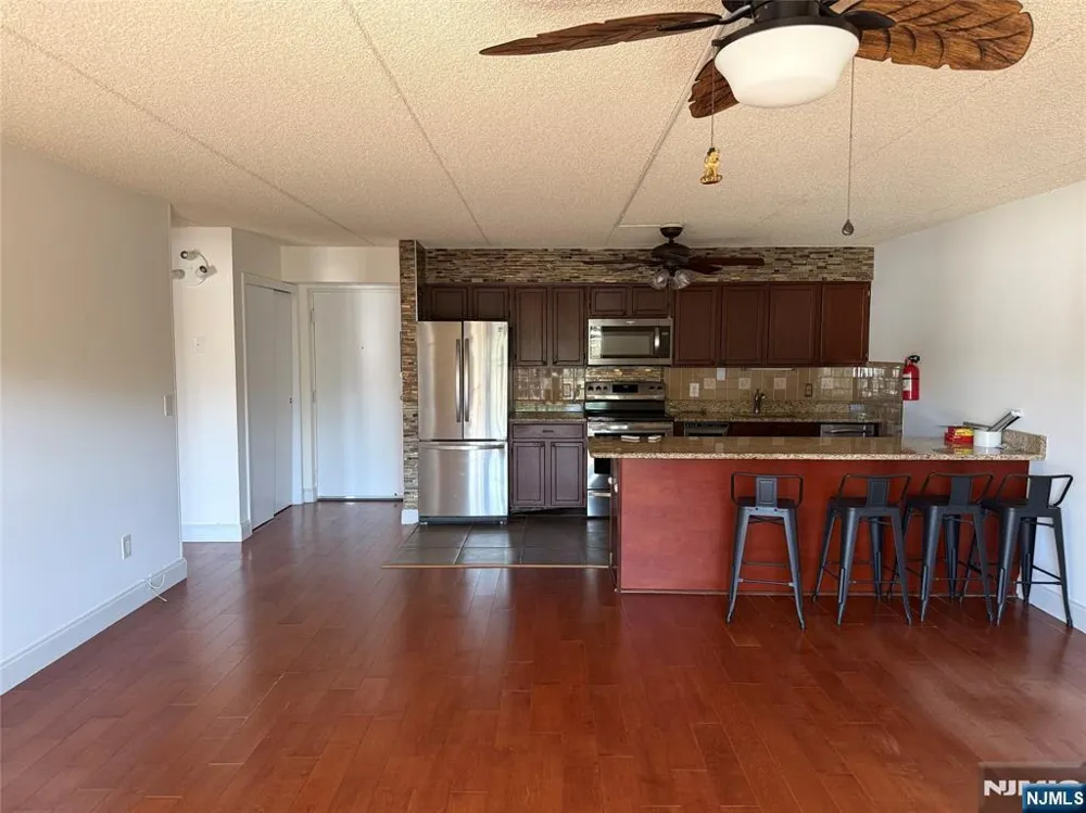 281 Park 2i Hackensack, NJ 07601