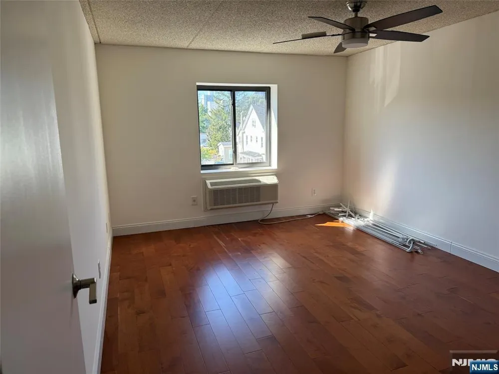 281 Park 2i Hackensack, NJ 07601