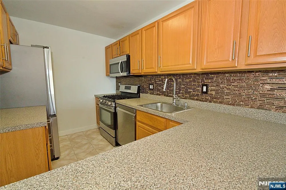 1203 River Road 14C Edgewater, NJ 07020