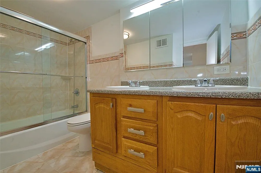 1203 River Road 14C Edgewater, NJ 07020