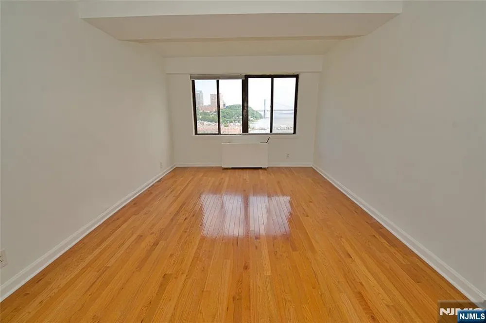 1203 River Road 14C Edgewater, NJ 07020