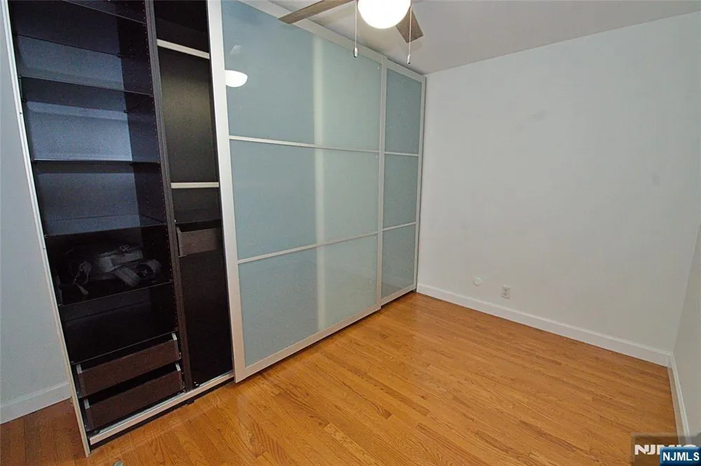 1203 River Road 14C Edgewater, NJ 07020