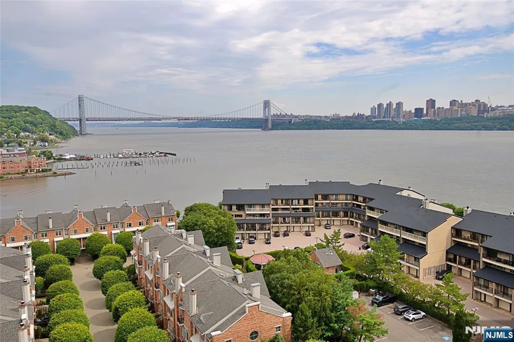 1203 River Road 14C Edgewater, NJ 07020
