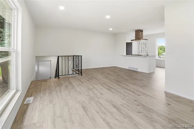 3227 S Hoyt Way Lakewood, CO 80227