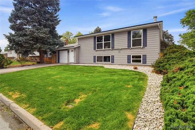 3227 S Hoyt Way Lakewood, CO 80227