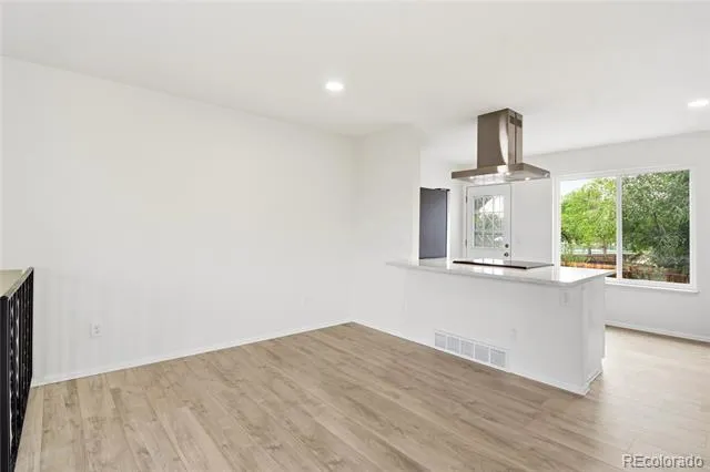 3227 S Hoyt Way Lakewood, CO 80227