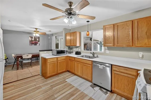 15852 E 48th Place Denver, CO 80239
