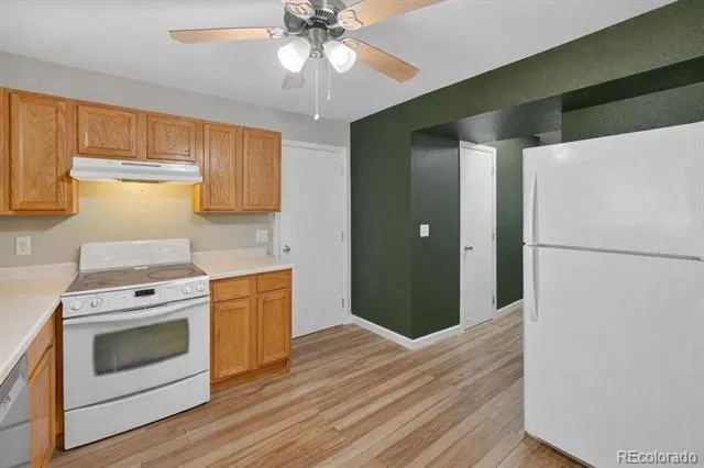 15852 E 48th Place Denver, CO 80239