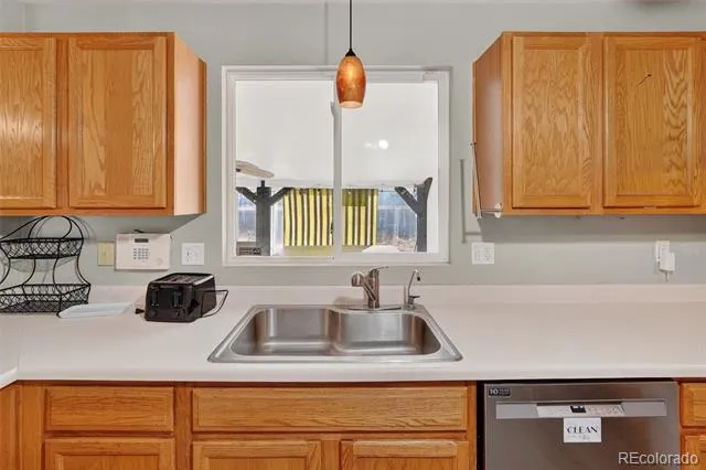 15852 E 48th Place Denver, CO 80239