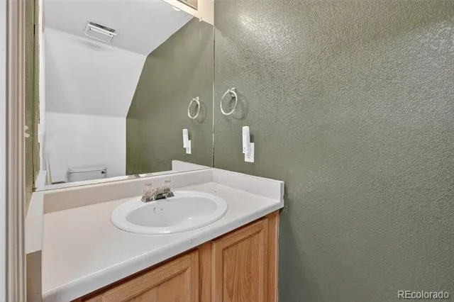 15852 E 48th Place Denver, CO 80239