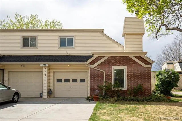 1719 S Lee Street #D Lakewood, CO 80232